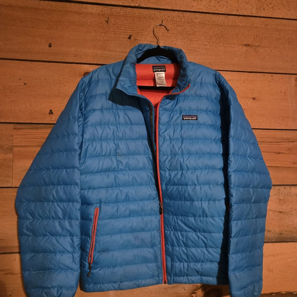 Patagonia Men's Blue Puffer Jacket with Red Accents